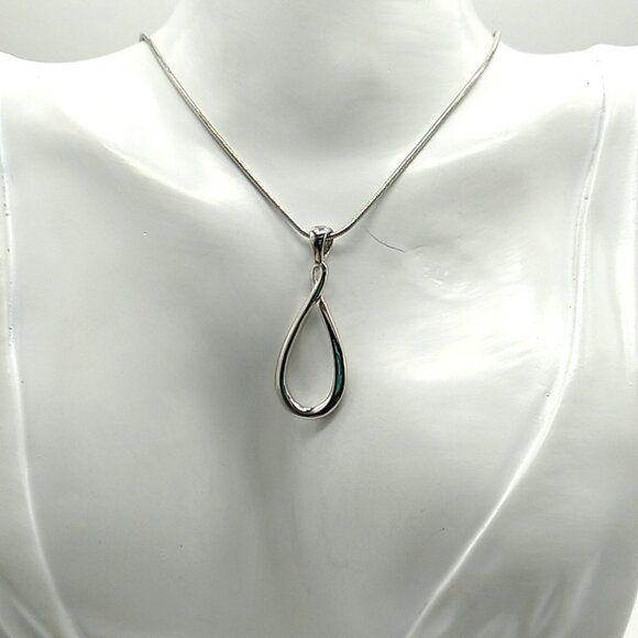 Lia Sophia INFINITY Silver-tone Pendant Necklace - Picture 5 of 15